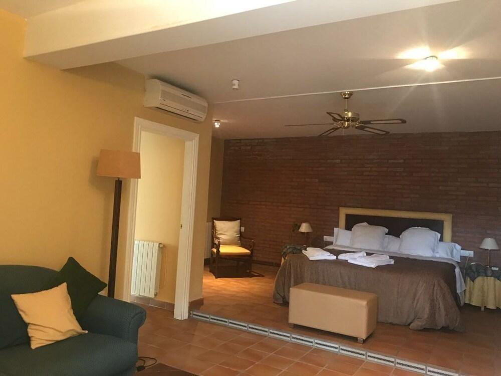 Torre del Compte Hospedium Hotel La Parada Del Compte מראה חיצוני תמונה